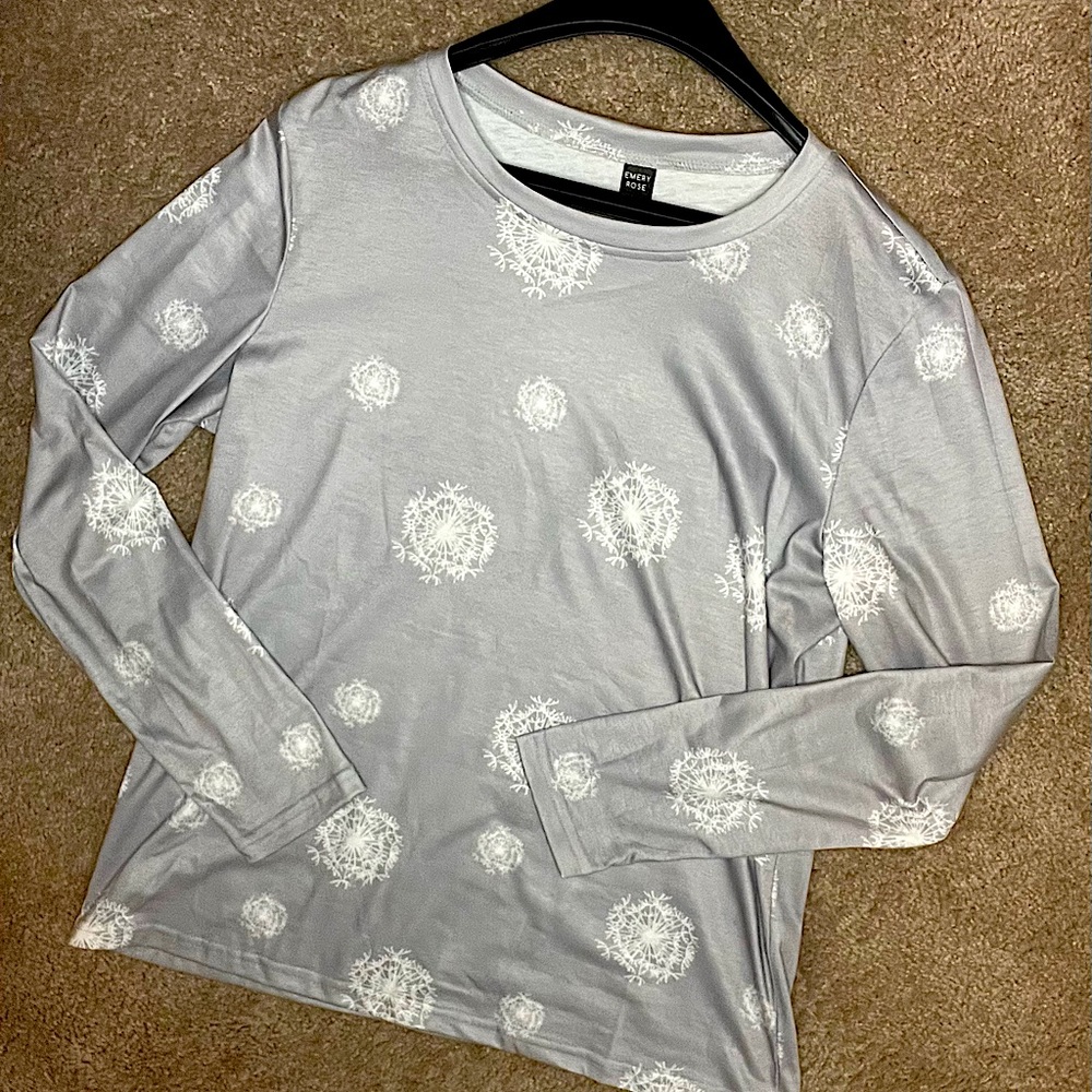 long-sleeve T-shirt